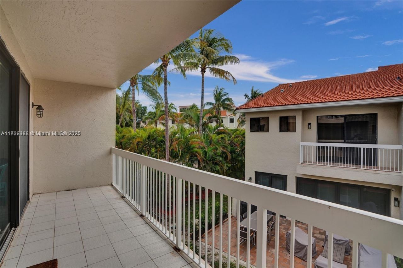 21388 Marina Cove Cir, Unit 13-G, Aventura, FL 33180 Photo