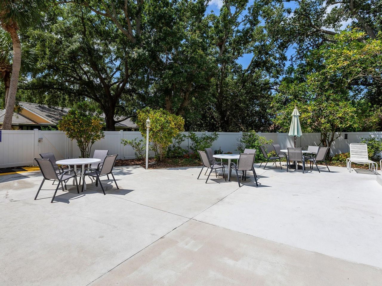 114 Southampton Place N, Unit 237, Venice, FL 34293 Photo