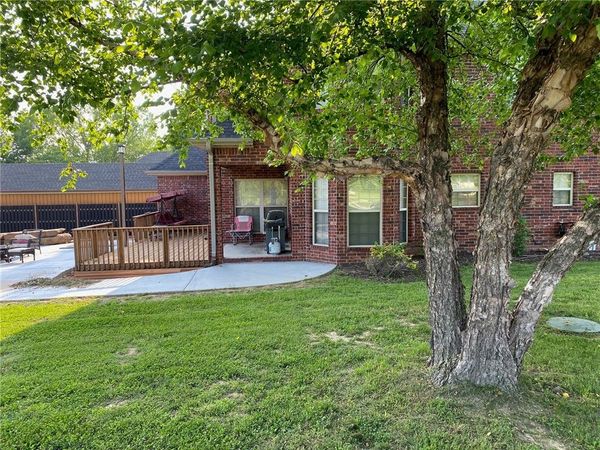 6445 Dearing Road, Springdale, AR 72762