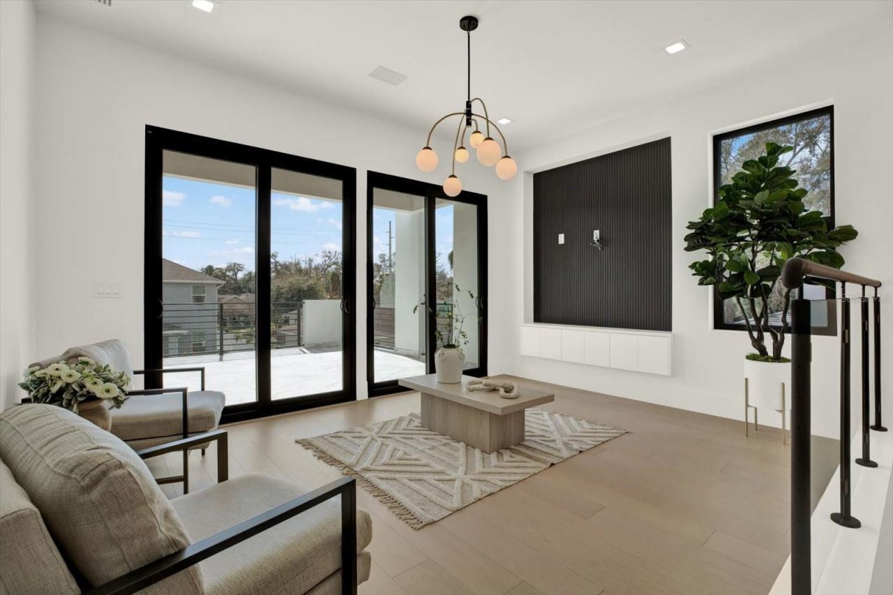 908 W Fribley Street, Tampa, FL 33603 Photo