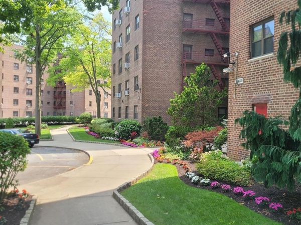 86 -70 Francis Lewis, Unit A55, Holliswood, NY 11427