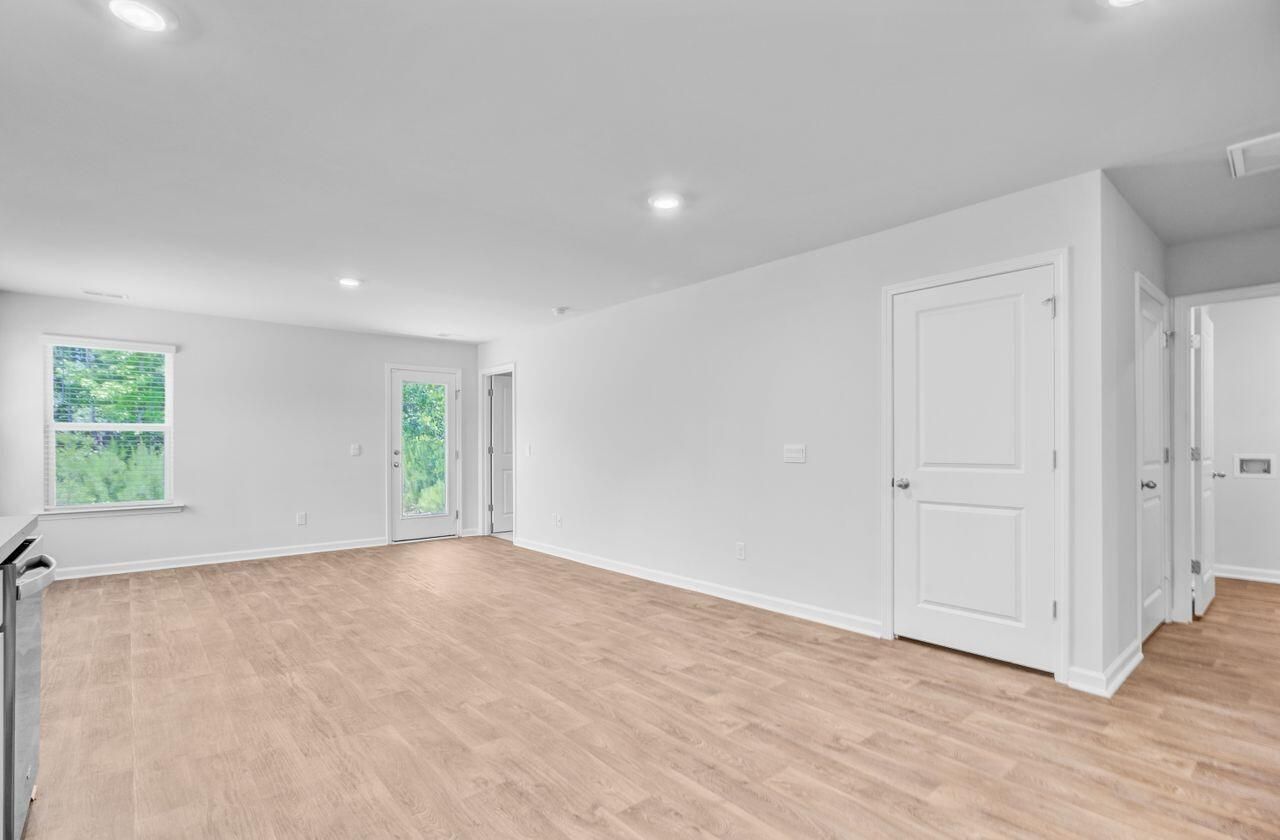 407 Spruce Ivy Street Photo 14