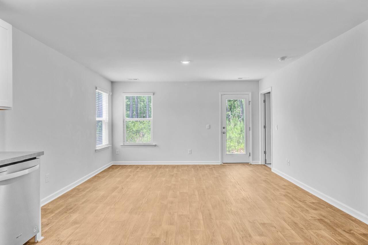 407 Spruce Ivy Street Photo 15