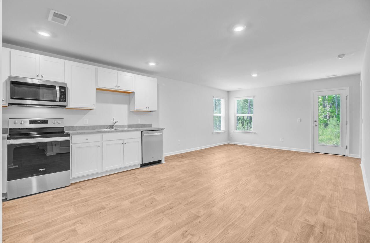 407 Spruce Ivy Street Photo 9