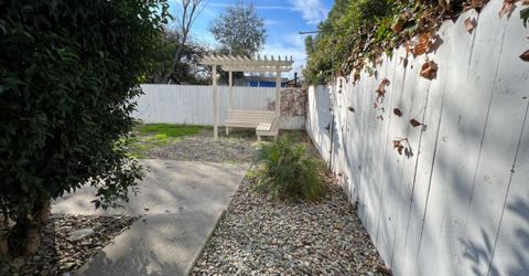 2319 Empress St, Sacramento, CA 95815 Photo