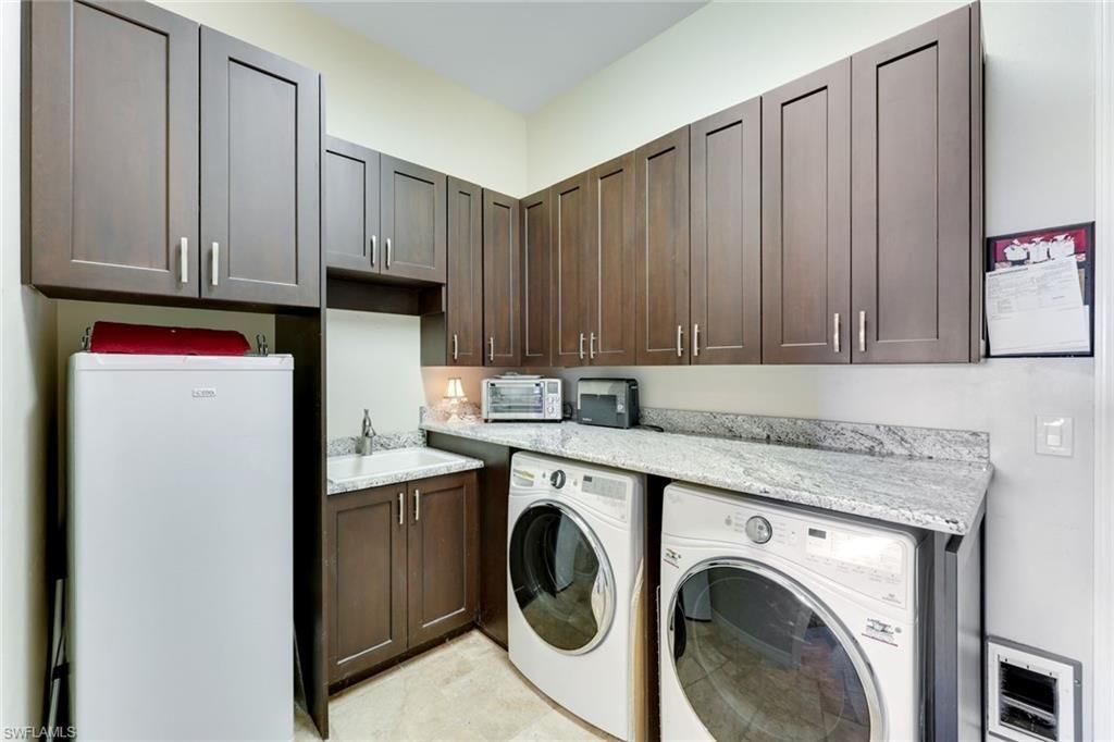 225 SW 12th Ter, Cape Coral, FL 33991 Photo