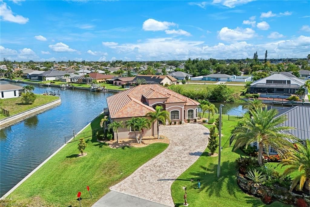 225 SW 12th Ter, Cape Coral, FL 33991 Photo