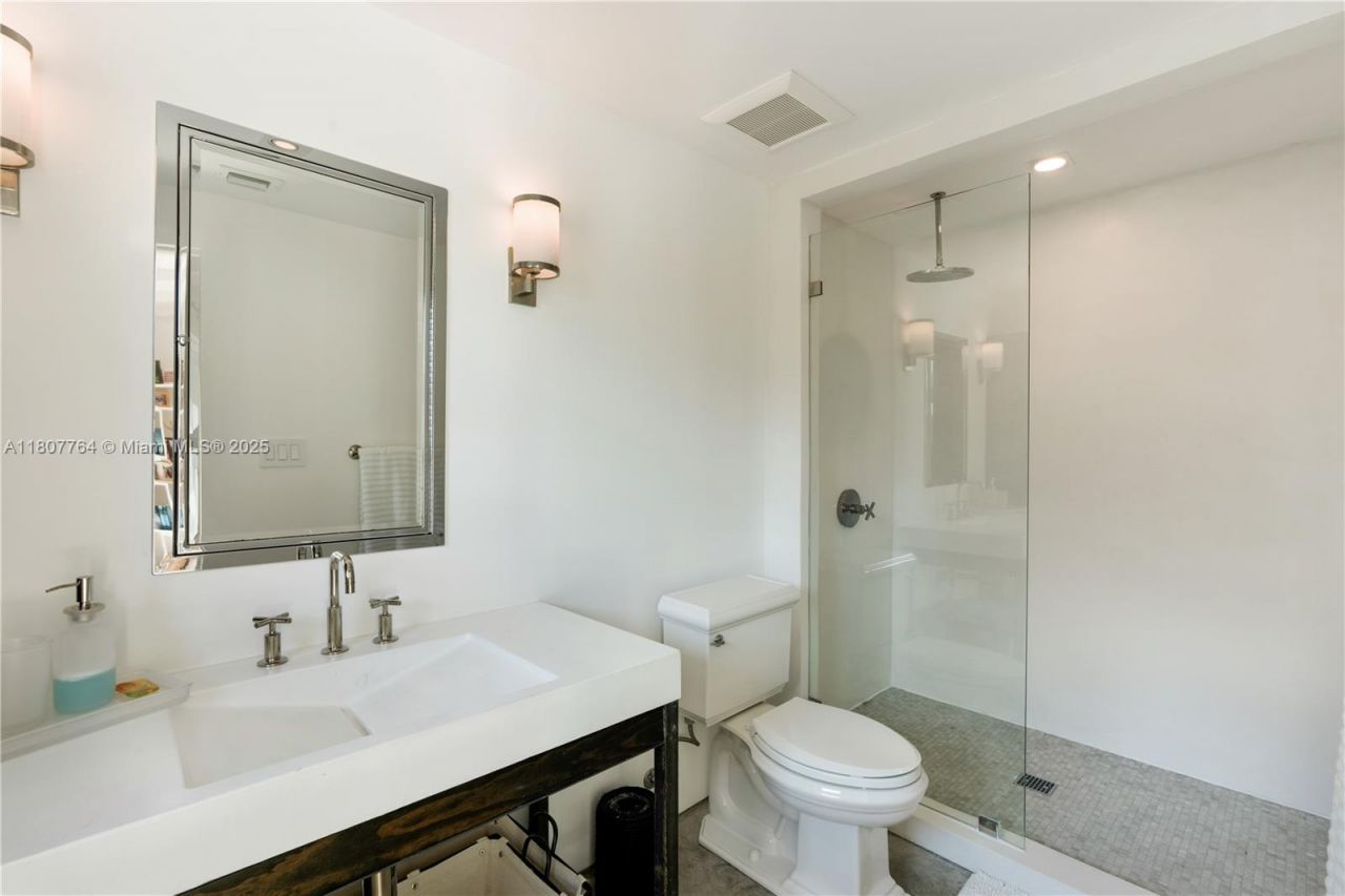 270 Island Dr, Key Biscayne, FL 33149 Photo