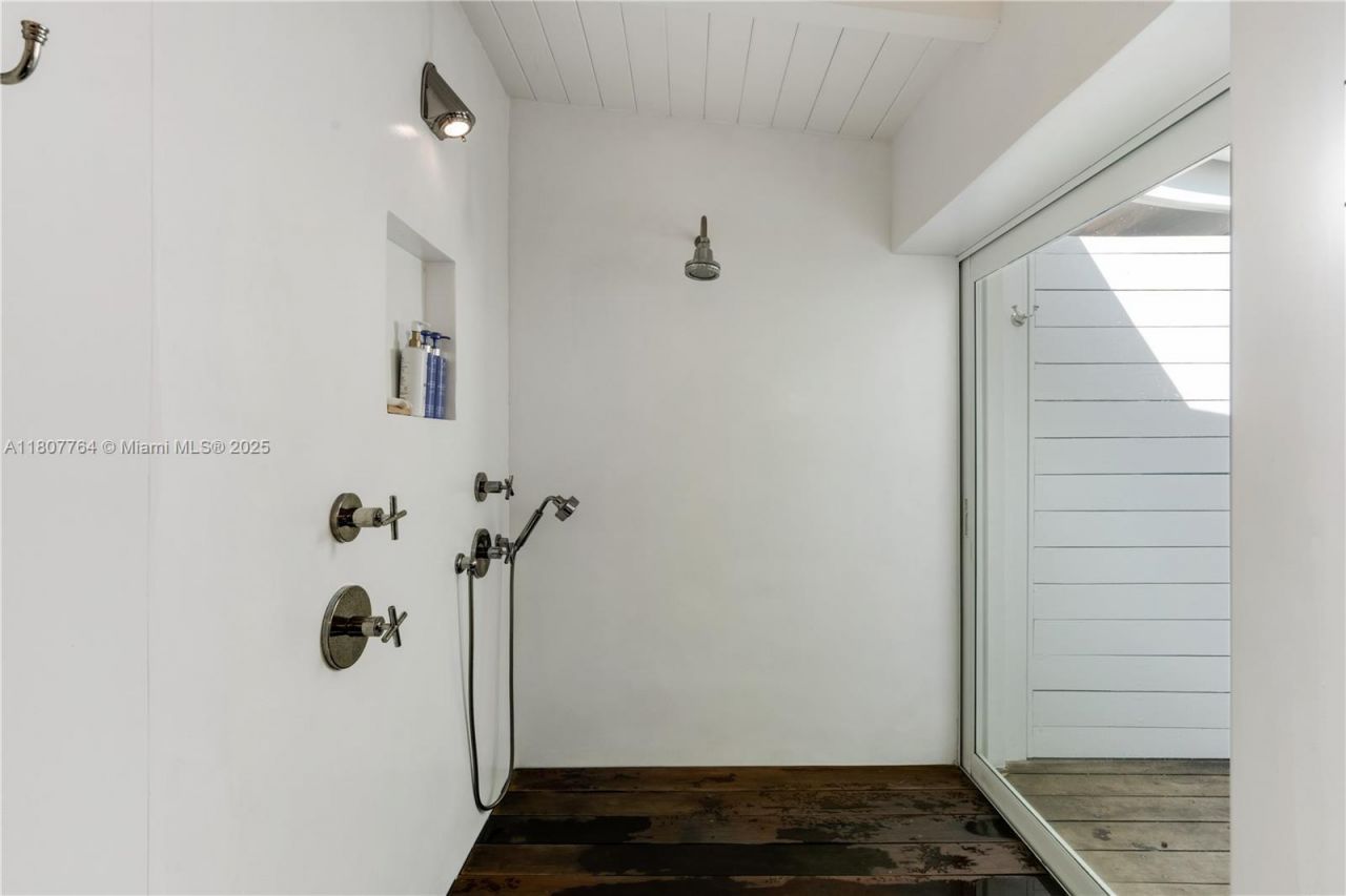 270 Island Dr, Key Biscayne, FL 33149 Photo