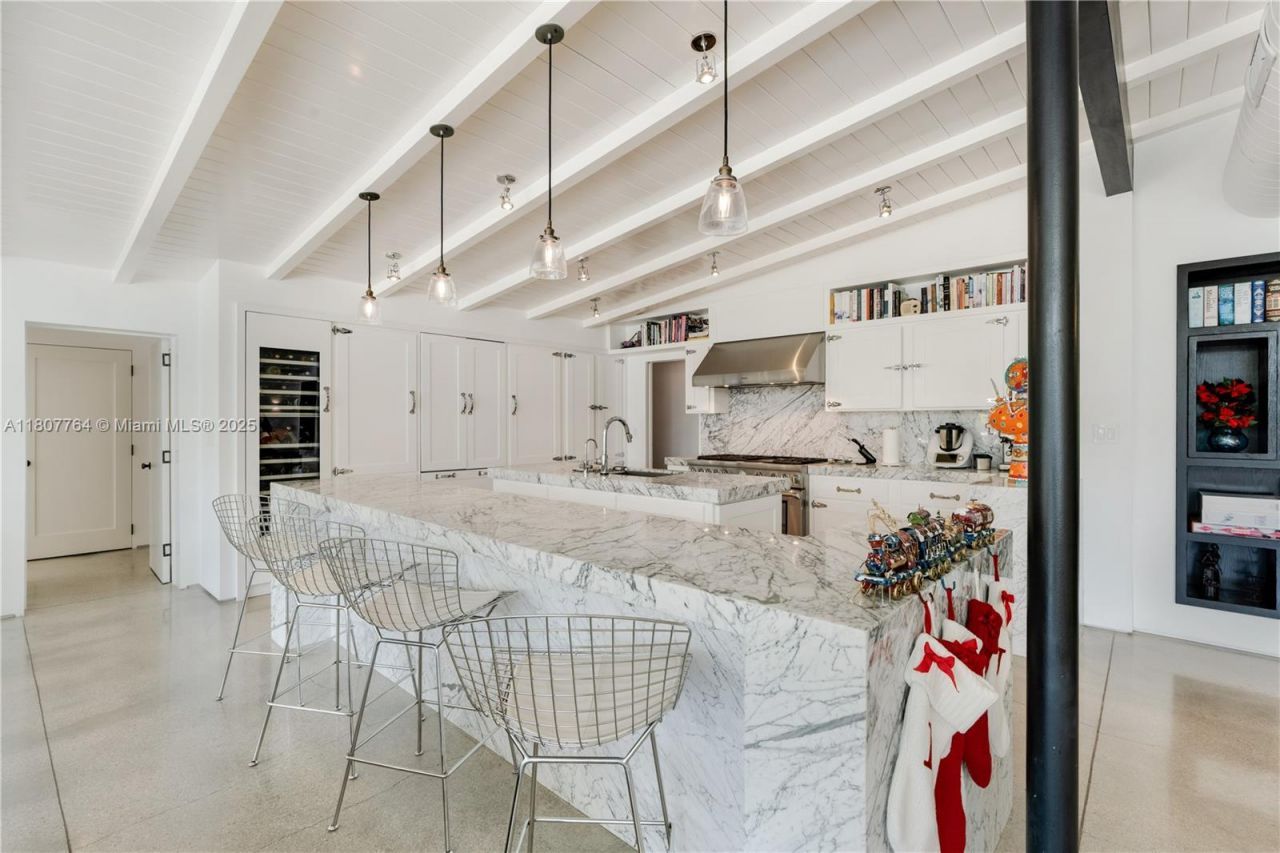 270 Island Dr, Key Biscayne, FL 33149 Photo