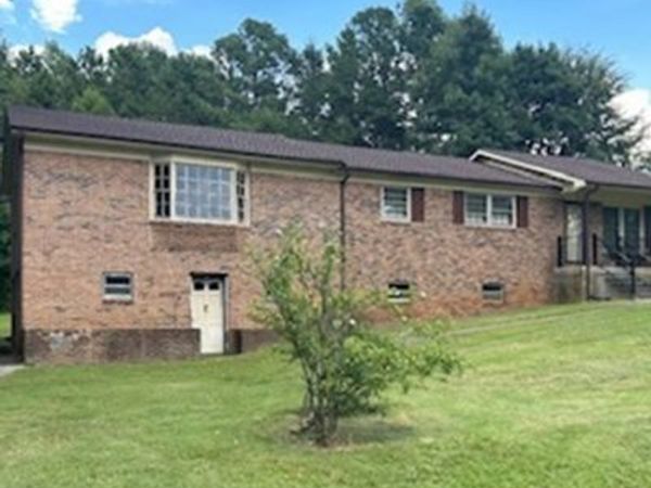 2812 Old Nottoway Road, Crewe, VA 23930