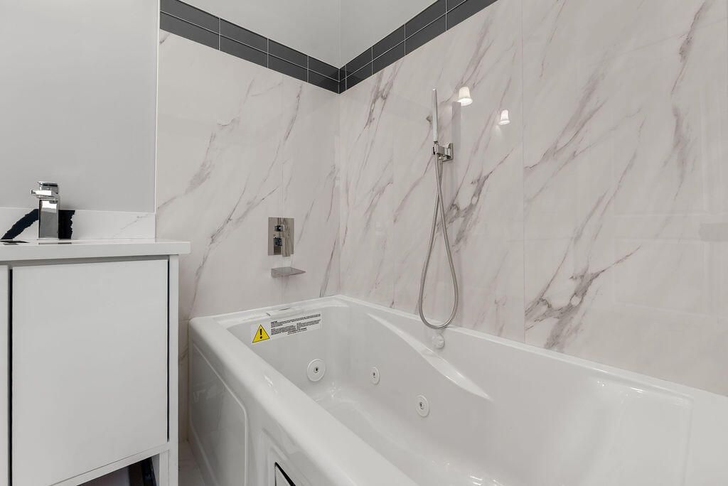 660 NE Moss Rose Place, Port Saint Lucie, FL 34983 Photo