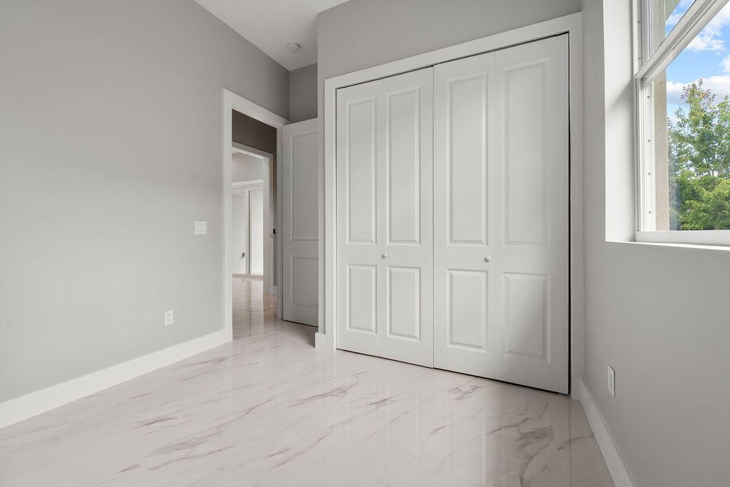 660 NE Moss Rose Place, Port Saint Lucie, FL 34983 Photo