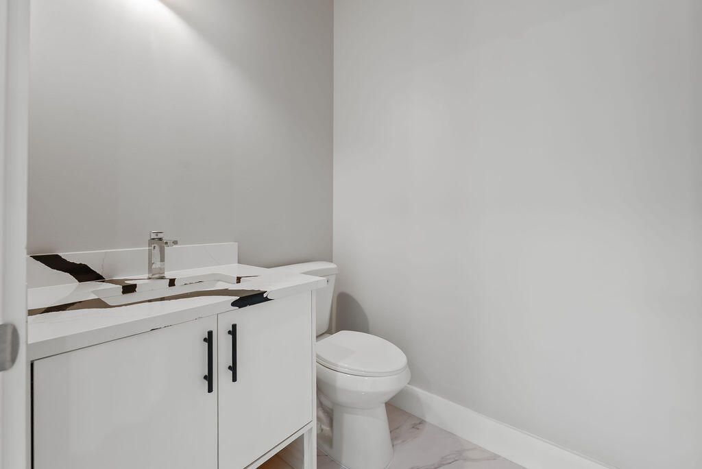 660 NE Moss Rose Place, Port Saint Lucie, FL 34983 Photo