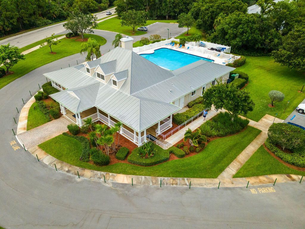 660 NE Moss Rose Place, Port Saint Lucie, FL 34983 Photo