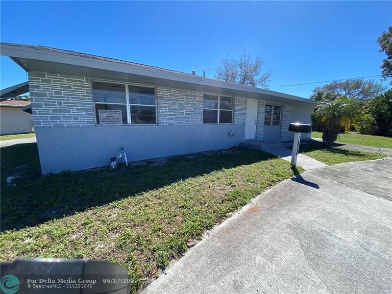 1654 43rd St, West Palm Beach, FL 33407 Photo