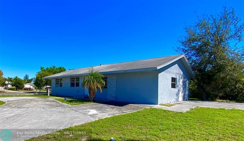 1654 43rd St, West Palm Beach, FL 33407 Photo