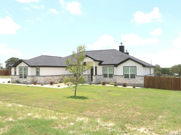 109 HONDO DRIVE, La Vernia, TX 78121