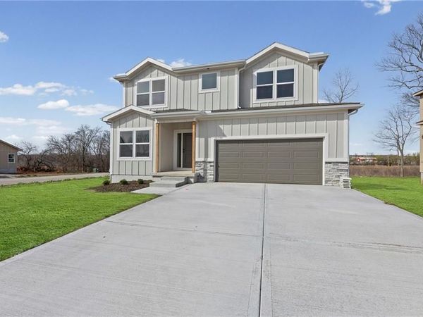 20786 Emerald Street, Spring Hill, KS 66083