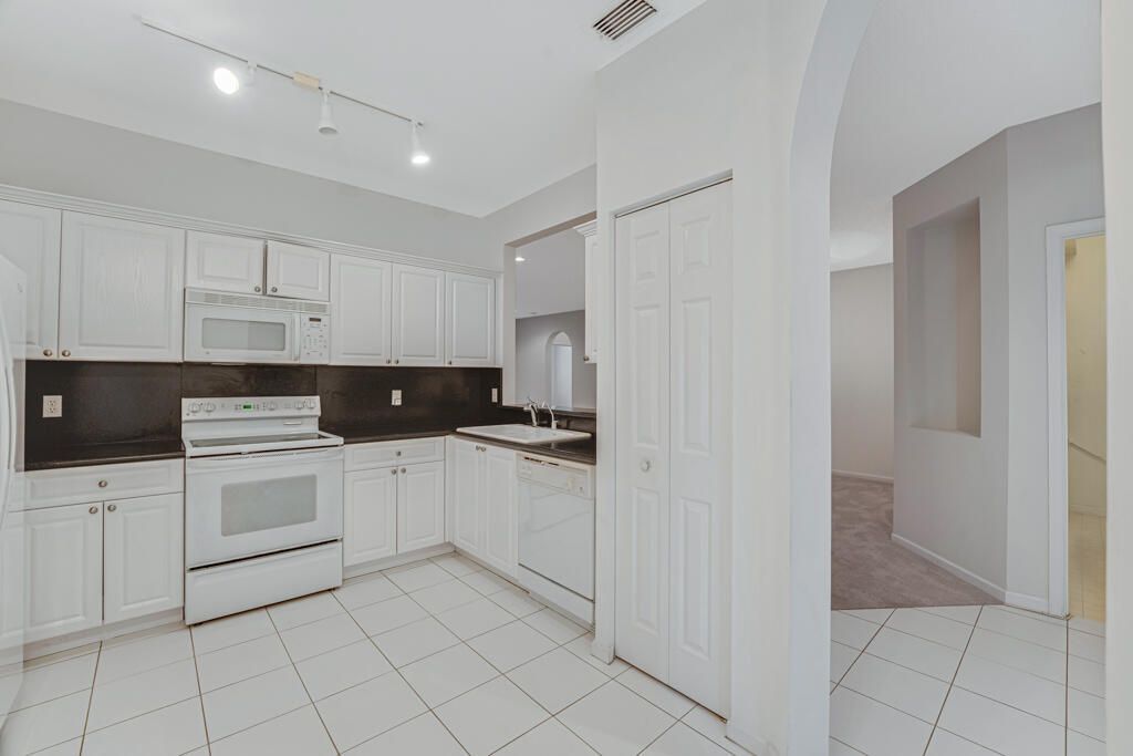 7886 Laina Lane, Unit 2, Boynton Beach, FL 33437 Photo