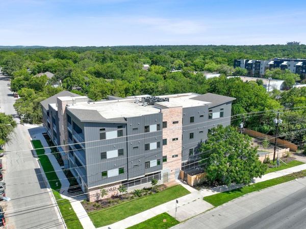 100 W Mockingbird LN, Unit 202, Austin, TX 78745