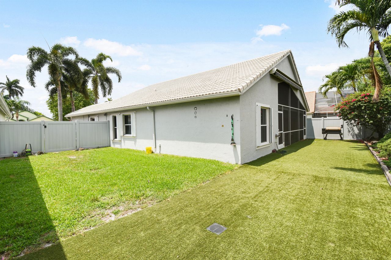 1644 Oak Berry Circle, Wellington, FL 33414 Photo