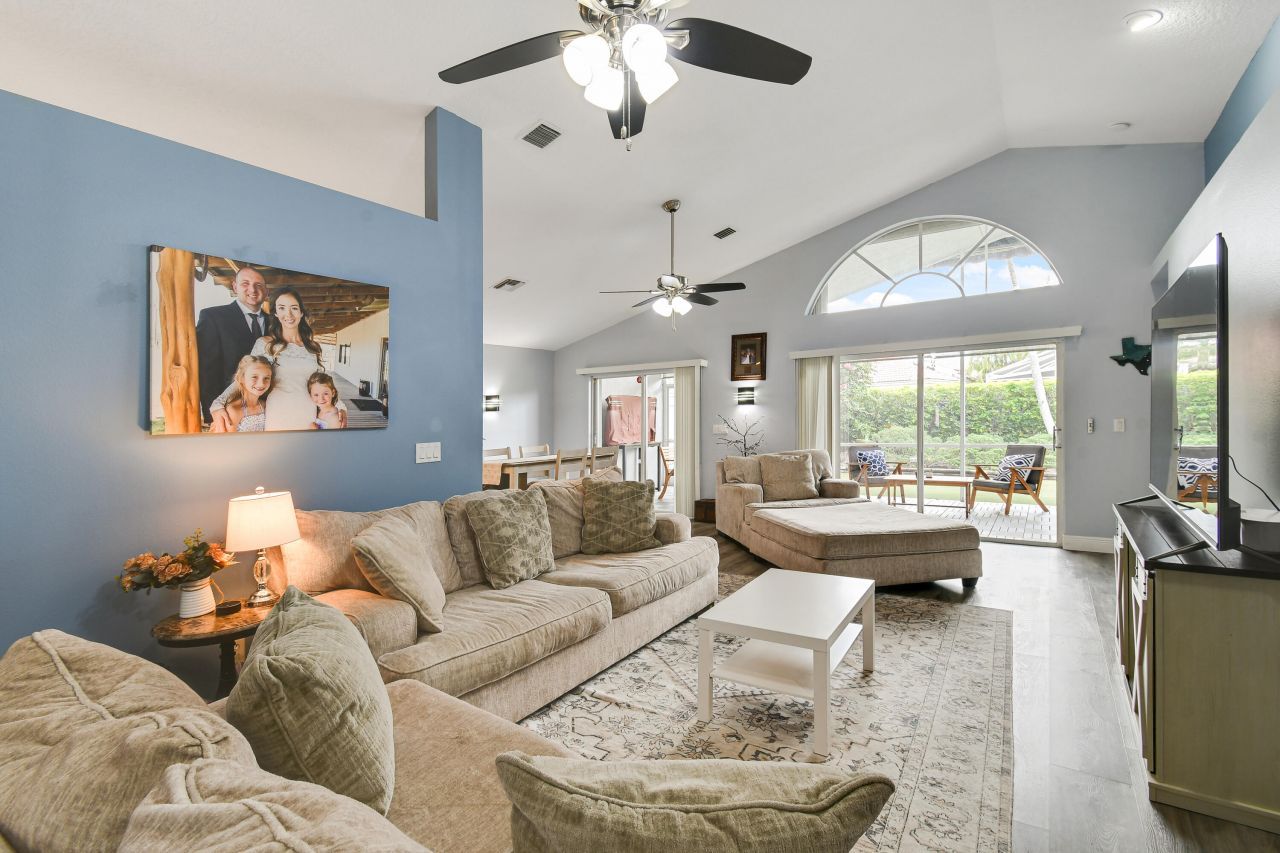 1644 Oak Berry Circle, Wellington, FL 33414 Photo