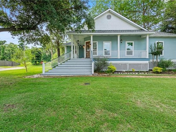 237 VILLERE Drive, Destrehan, LA 70047
