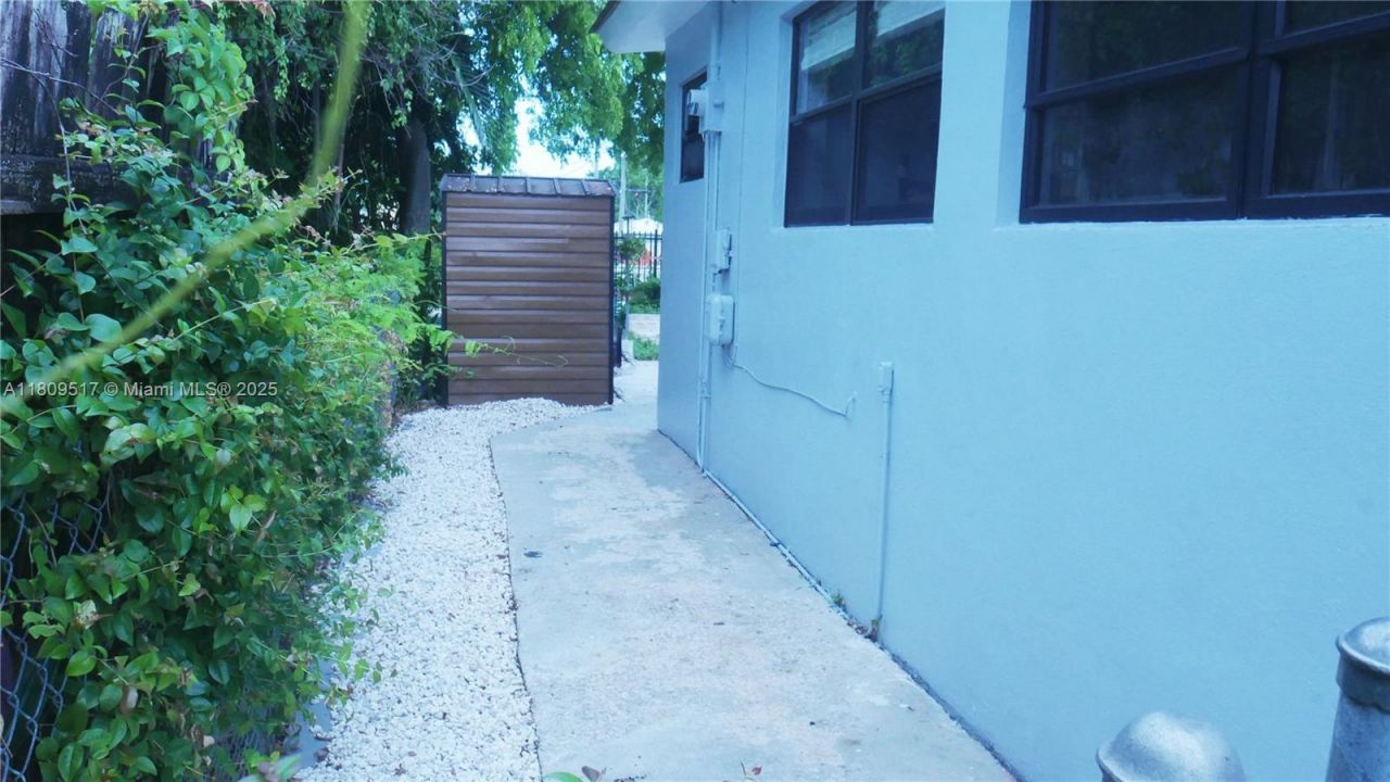 1930 NW 55th St, Miami, FL 33142 Photo