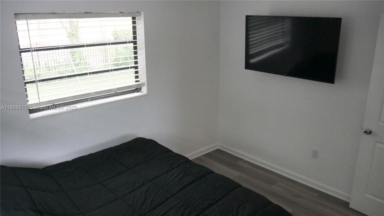 1930 NW 55th St, Miami, FL 33142 Photo