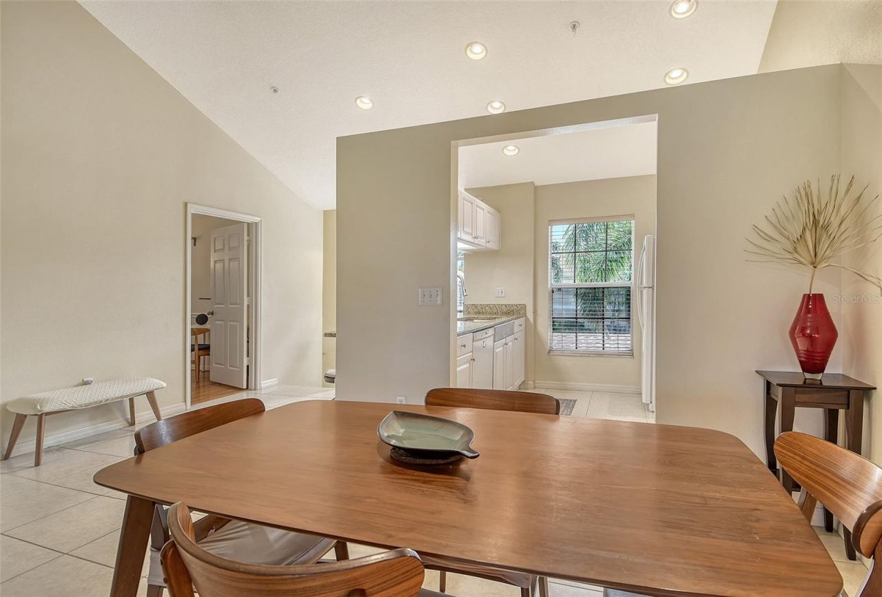 8370 Wingate Drive, Unit 724, Sarasota, FL 34238 Photo
