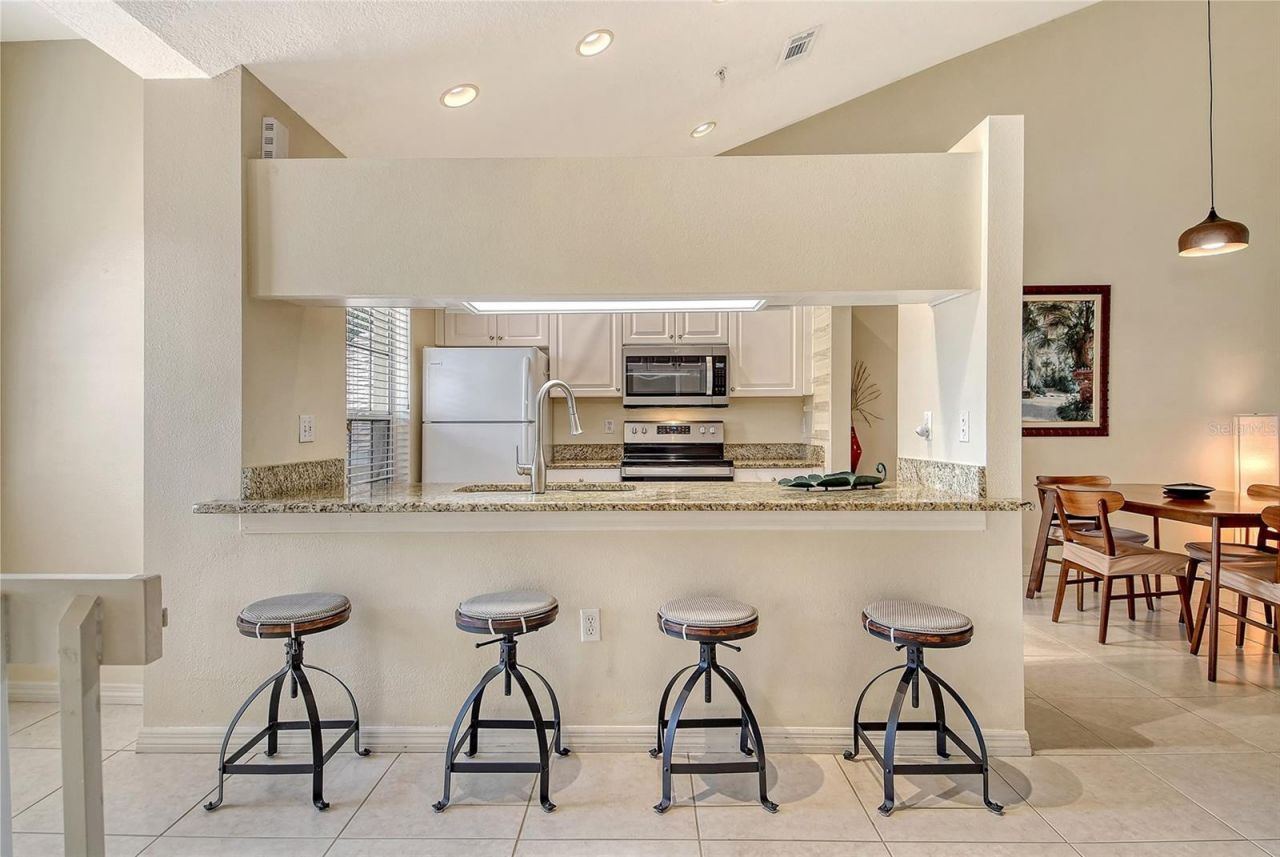 8370 Wingate Drive, Unit 724, Sarasota, FL 34238 Photo