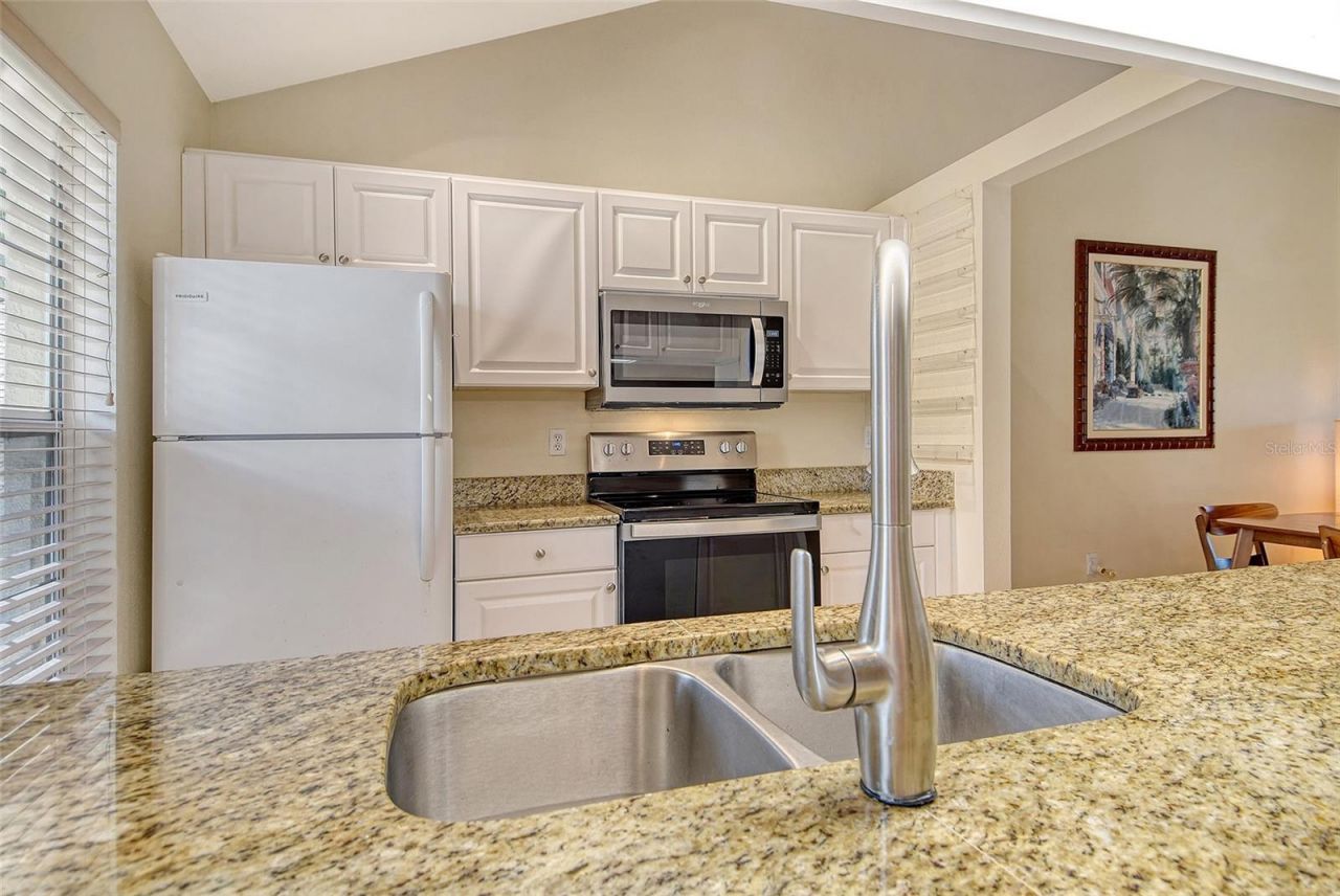 8370 Wingate Drive, Unit 724, Sarasota, FL 34238 Photo
