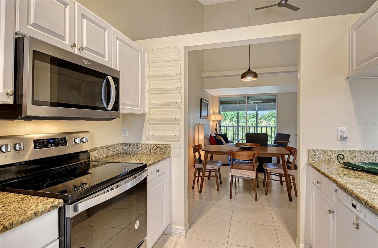 8370 Wingate Drive, Unit 724, Sarasota, FL 34238 Photo