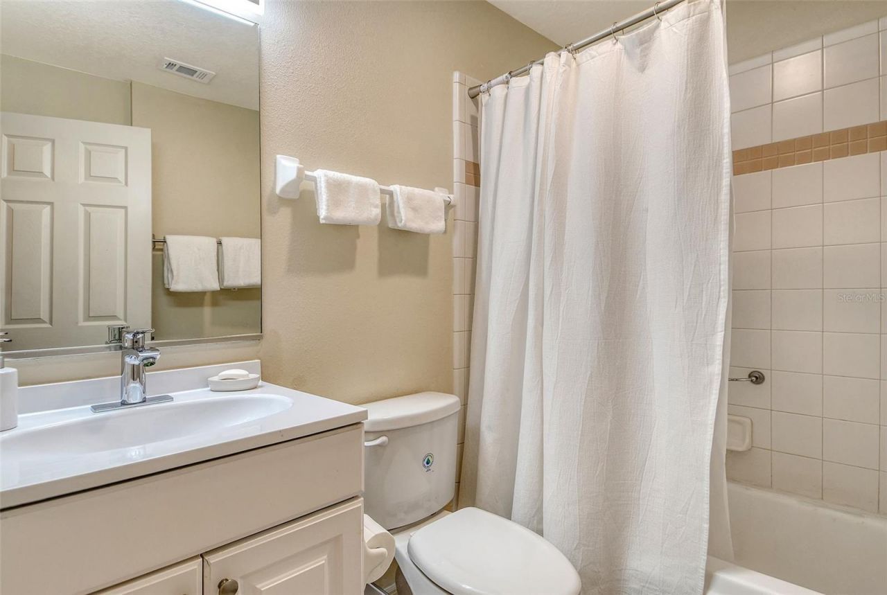 8370 Wingate Drive, Unit 724, Sarasota, FL 34238 Photo