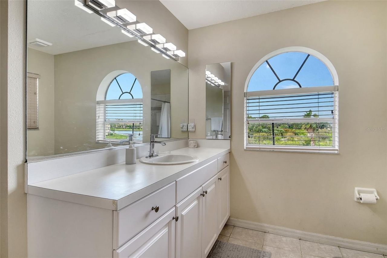 8370 Wingate Drive, Unit 724, Sarasota, FL 34238 Photo