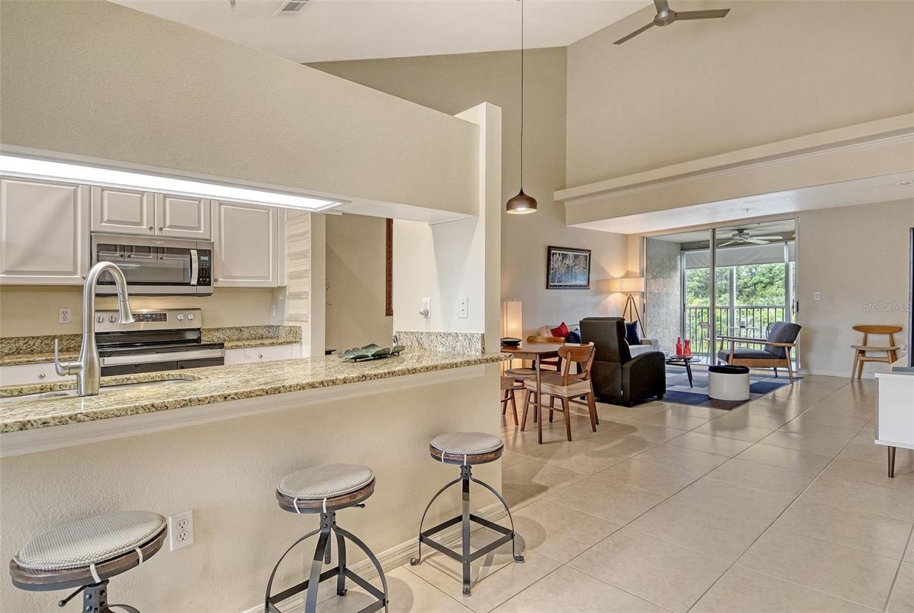 8370 Wingate Drive, Unit 724, Sarasota, FL 34238 Photo