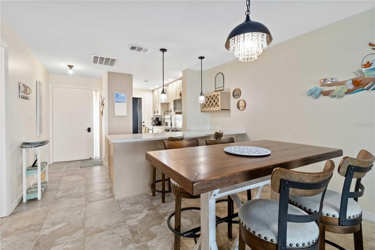 1500 Park Beach Circle, Unit 2F, Punta Gorda, FL 33950 Photo