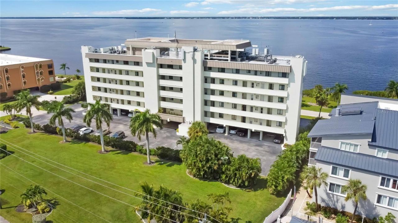 1500 Park Beach Circle, Unit 2F, Punta Gorda, FL 33950 Photo