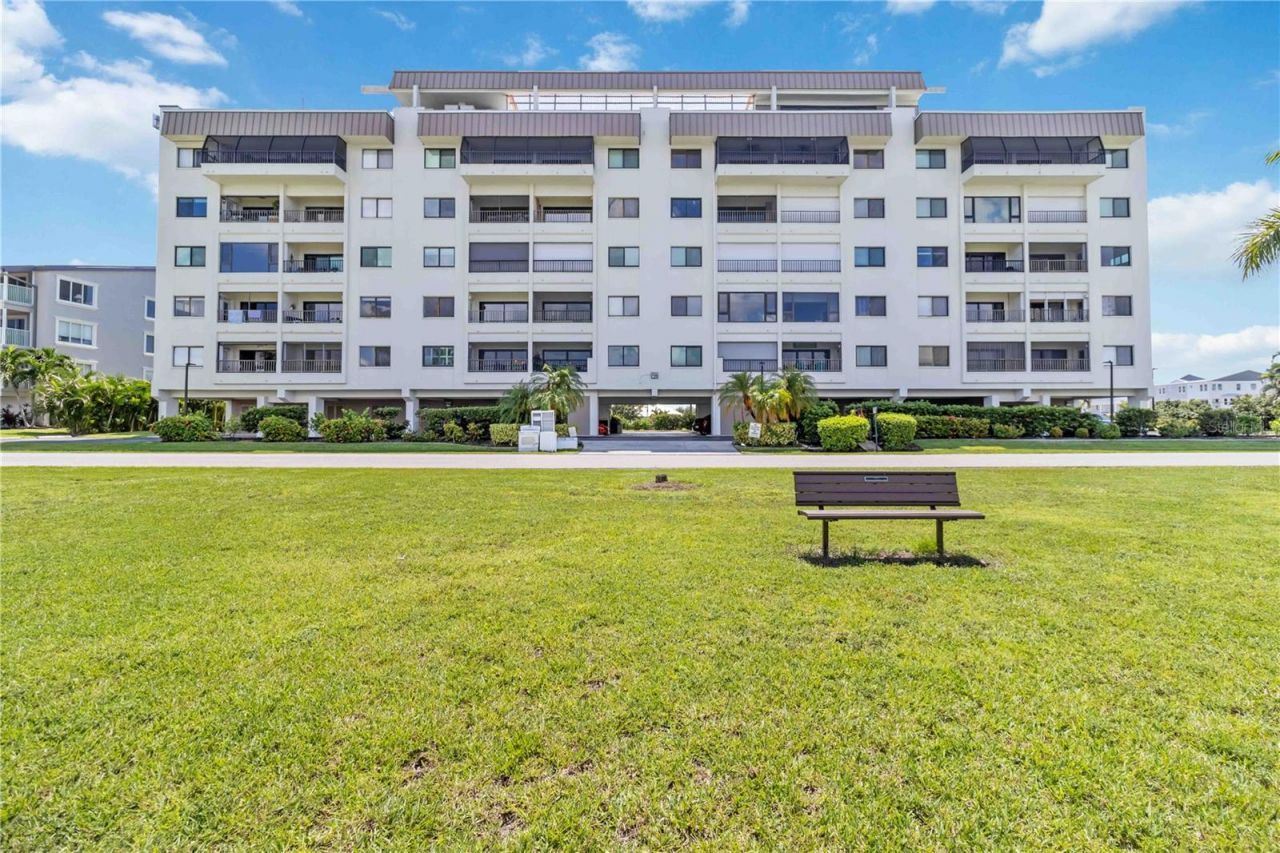 1500 Park Beach Circle, Unit 2F, Punta Gorda, FL 33950 Photo