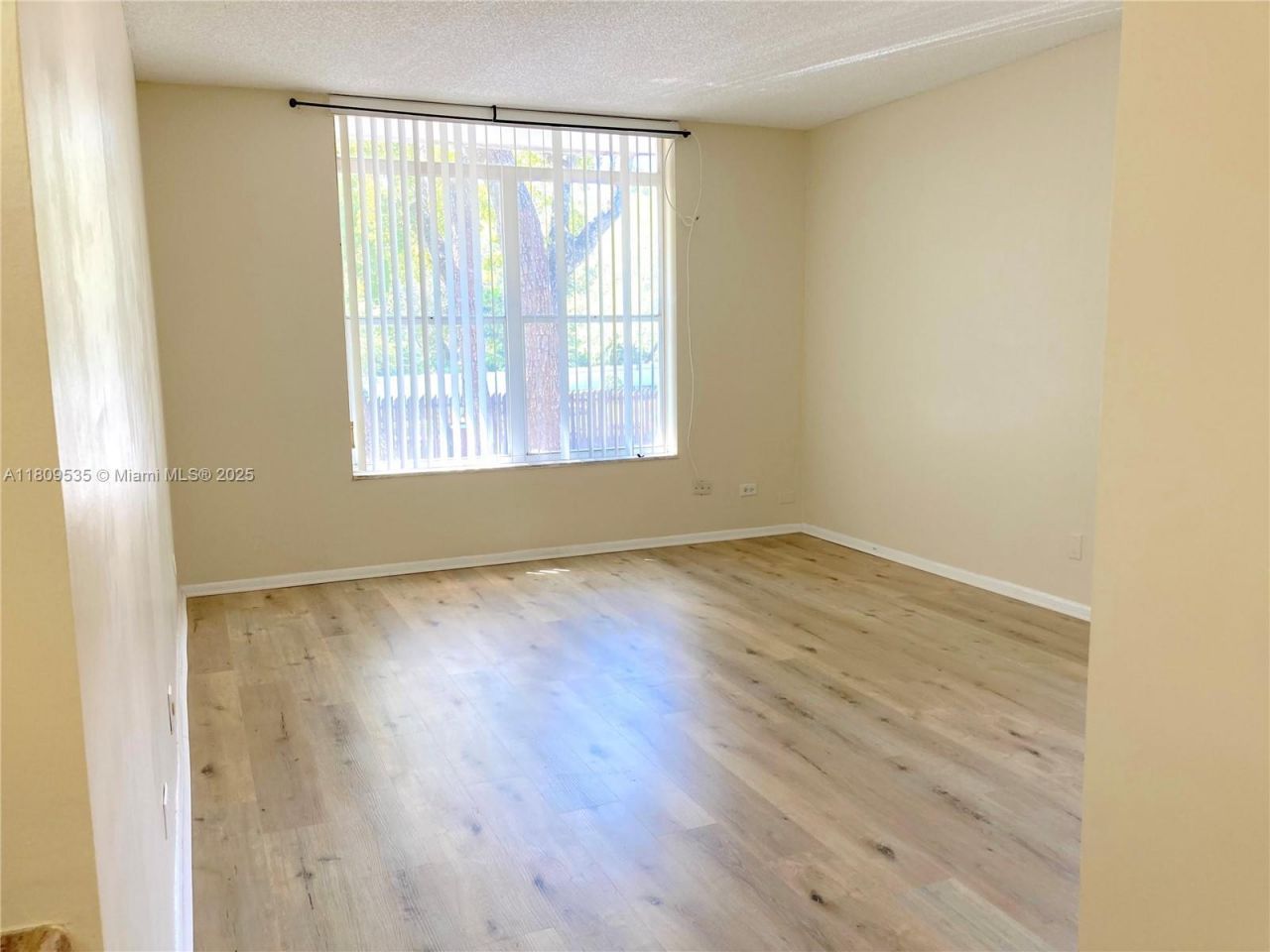 3660 Inverrary Dr, Unit 2X, Lauderhill, FL 33319 Photo