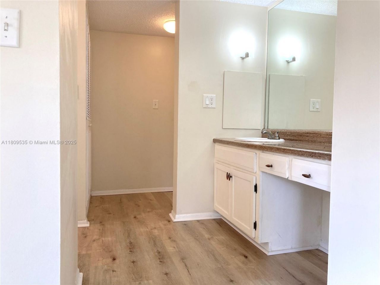 3660 Inverrary Dr, Unit 2X, Lauderhill, FL 33319 Photo