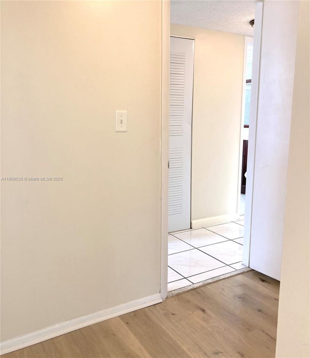 3660 Inverrary Dr, Unit 2X, Lauderhill, FL 33319 Photo