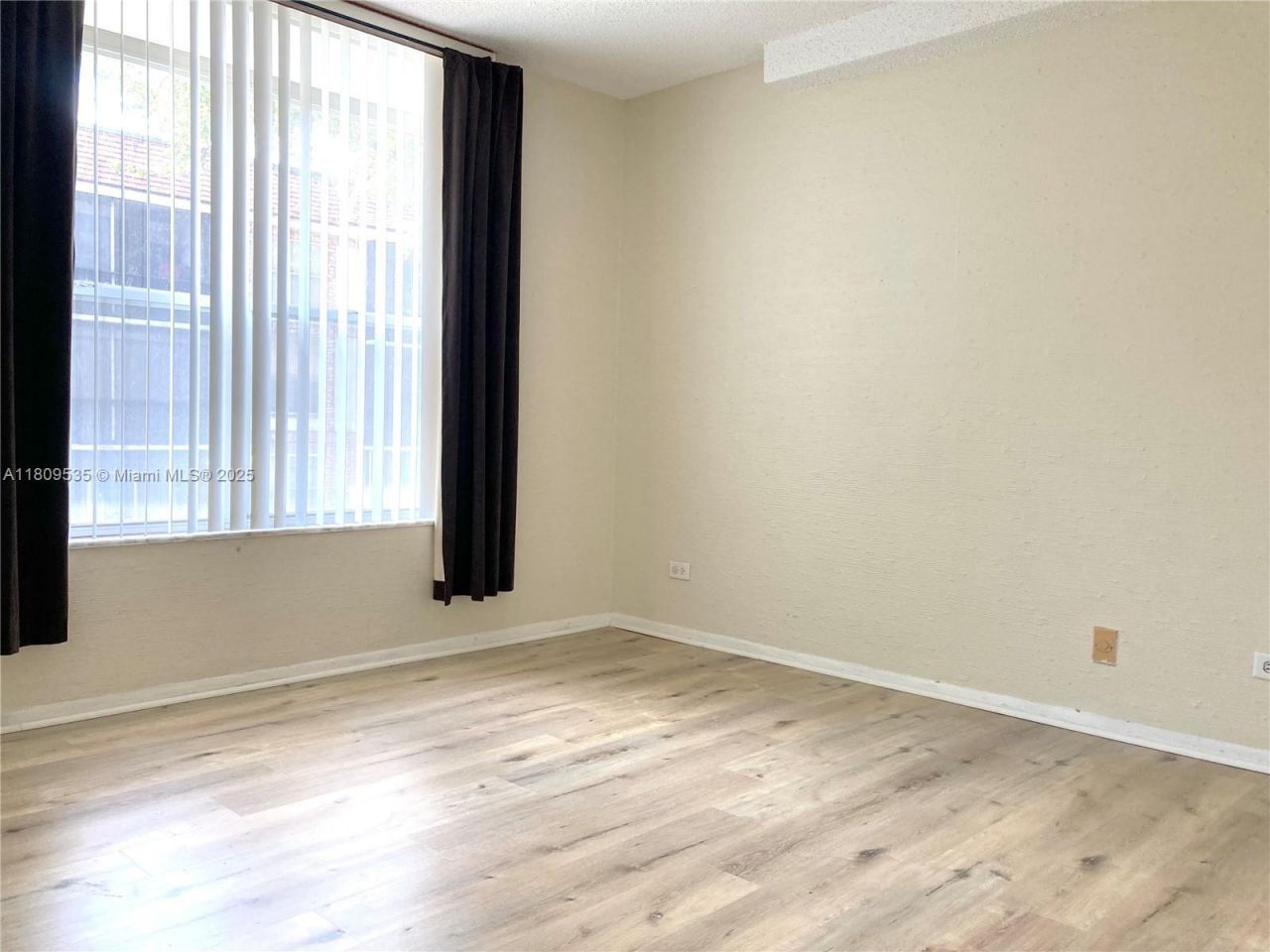 3660 Inverrary Dr, Unit 2X, Lauderhill, FL 33319 Photo