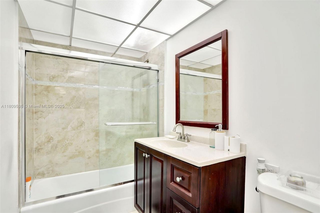 3660 Inverrary Dr, Unit 2X, Lauderhill, FL 33319 Photo