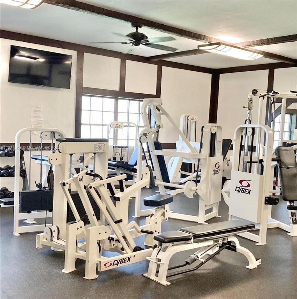 3660 Inverrary Dr, Unit 2X, Lauderhill, FL 33319 Photo