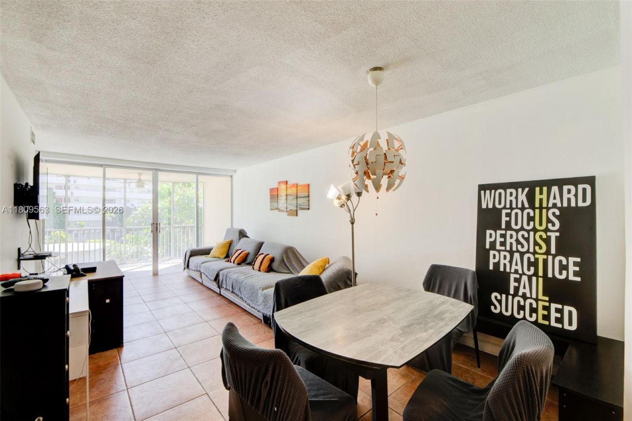 1770 NE 191st St, Unit 316-1, Miami, FL 33179 Photo