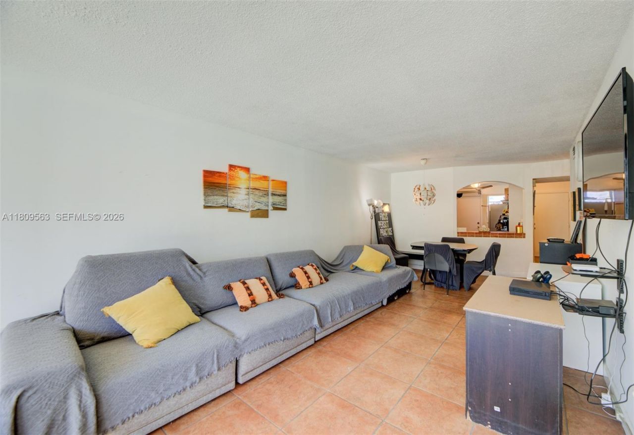 1770 NE 191st St, Unit 316-1, Miami, FL 33179 Photo