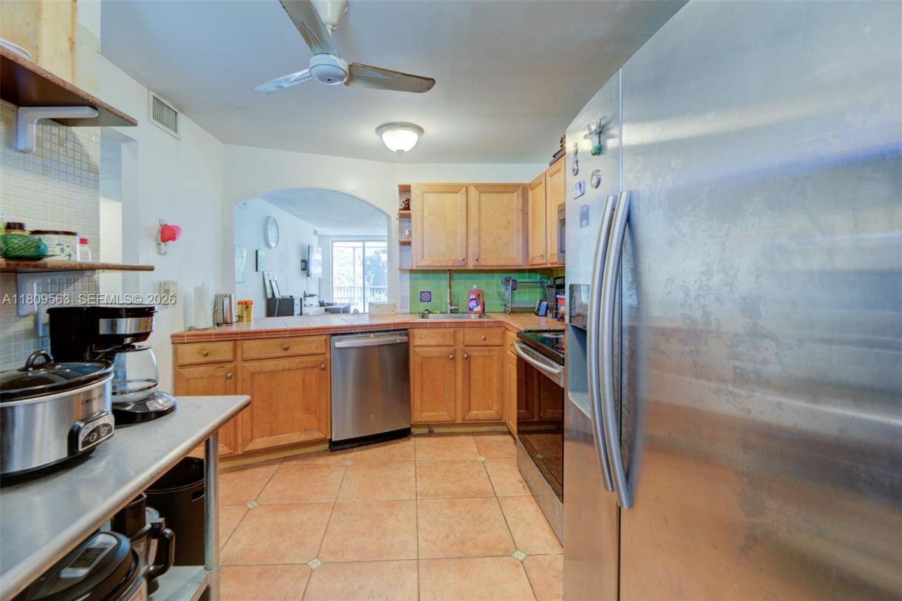 1770 NE 191st St, Unit 316-1, Miami, FL 33179 Photo