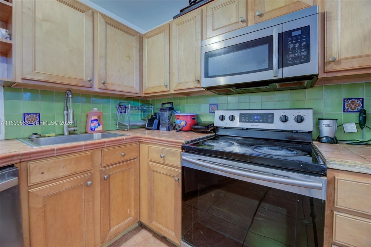 1770 NE 191st St, Unit 316-1, Miami, FL 33179 Photo